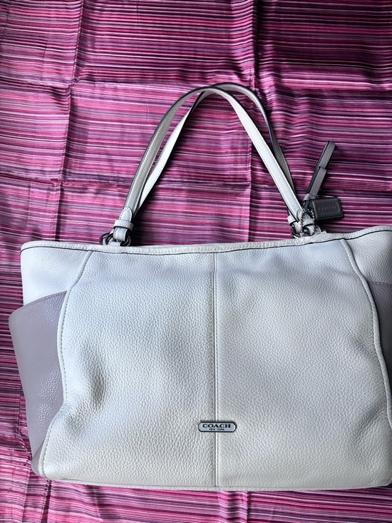 Coach Handbags - Coach Two-Tone Pebbled Leather Shoulder Tote Bag in White and Taupe